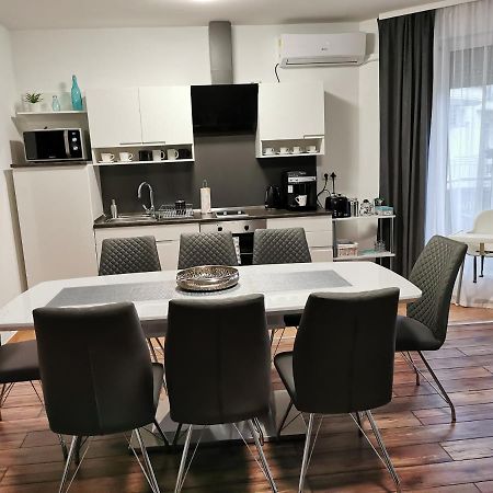 Freedom Apartman ไฮจ์ดุสโซบอสโล ภายนอก รูปภาพ