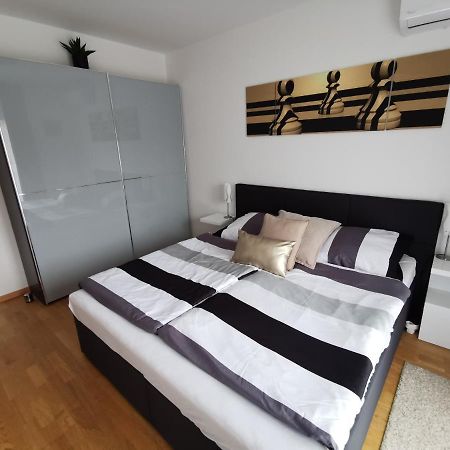Freedom Apartman ไฮจ์ดุสโซบอสโล ภายนอก รูปภาพ